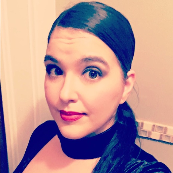 Meet your Posher, Christina - Picture 3 of 5